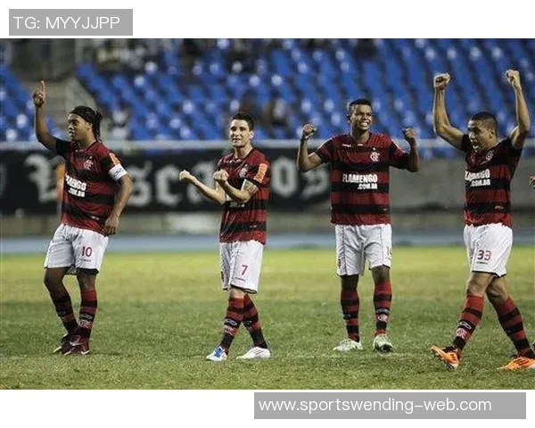 弗拉门戈球迷欢庆夺冠喜悦中奖杯疑似受损引发关注